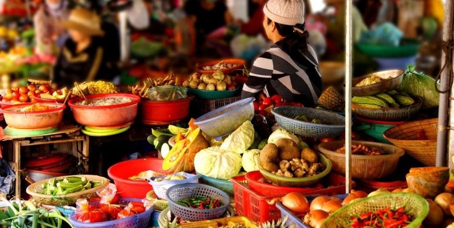 explore-central-market-in-hoi-an-vietnam.jpg