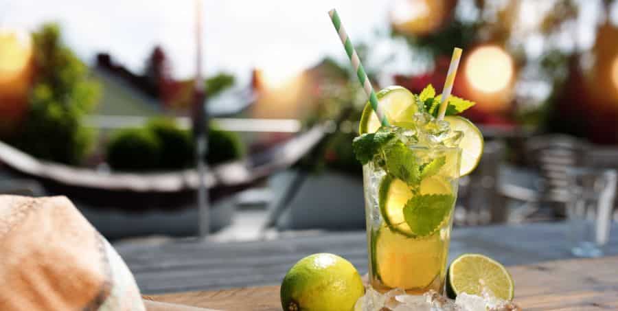 make-mojito-cocktails-on-cuba-holiday.jpg