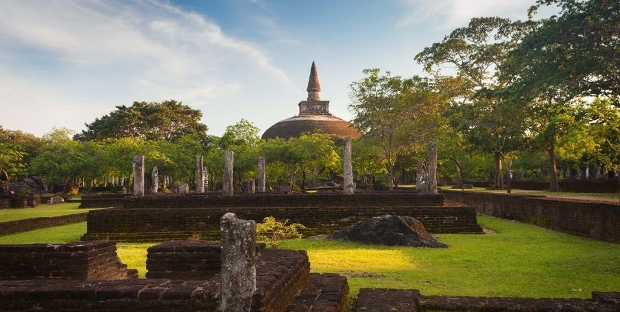 polonnaruwa-sri-lanka.jpg