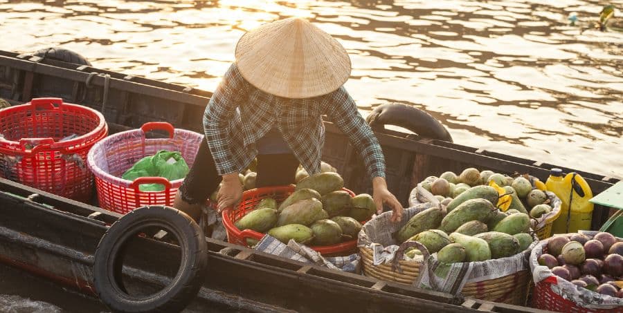 explore-cai-rang-floating-market.jpg