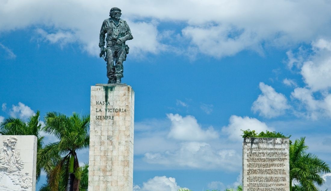 See the Monument of Che 
