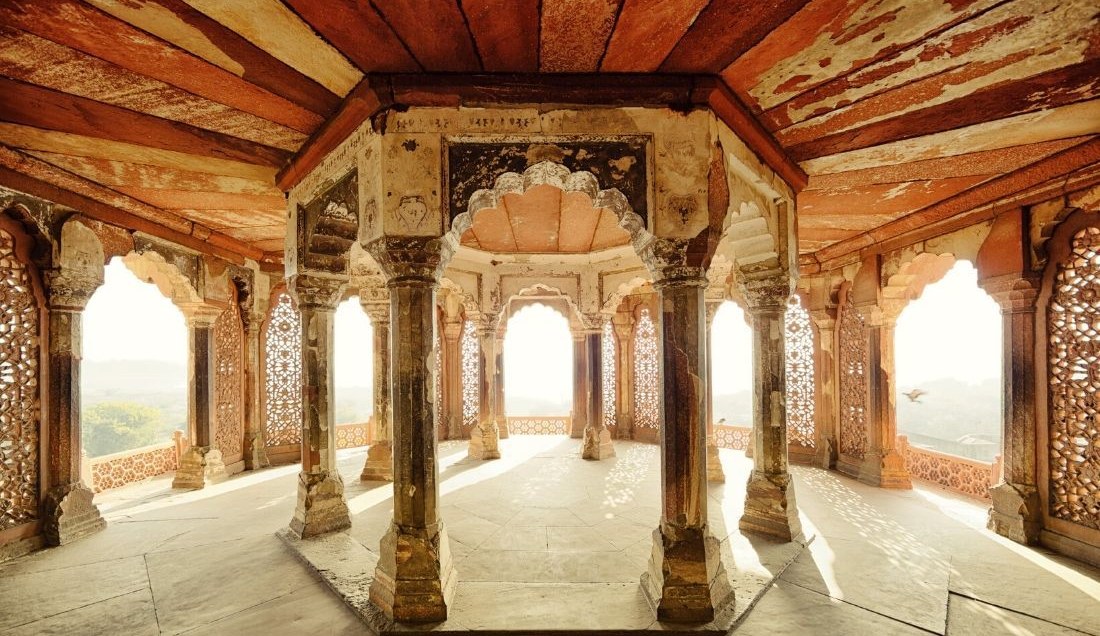 Guided Travel to Agra Fort