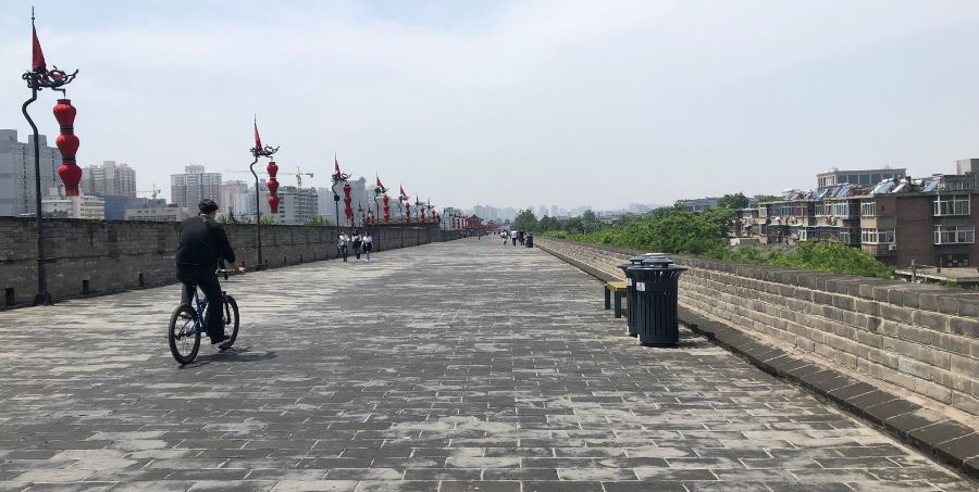 Cycle Xian city walls.jpg