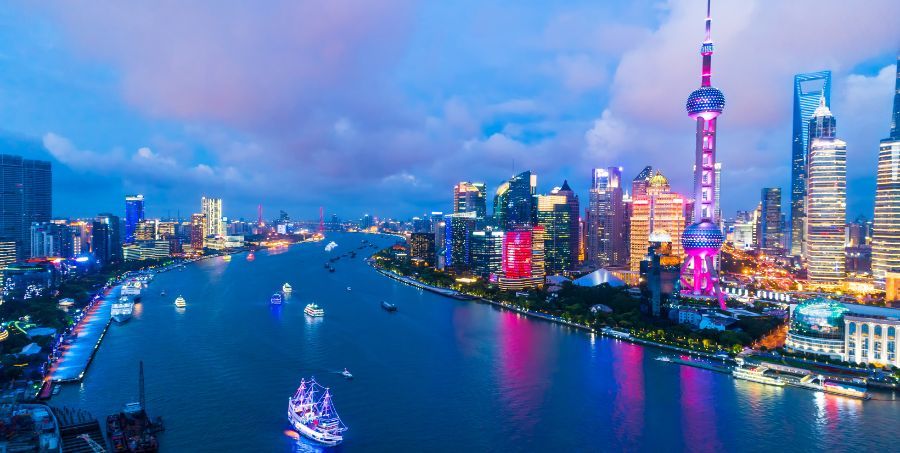 Huangpu River in Shanghai.jpg