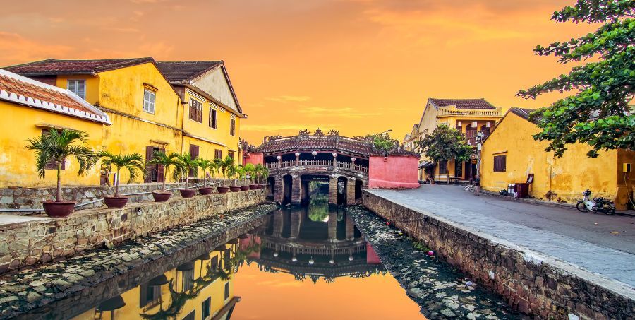 View of the Japanese Bridge in Hoi An..jpg
