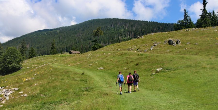 piatra-craiului-mountains-hiking-romania.jpg