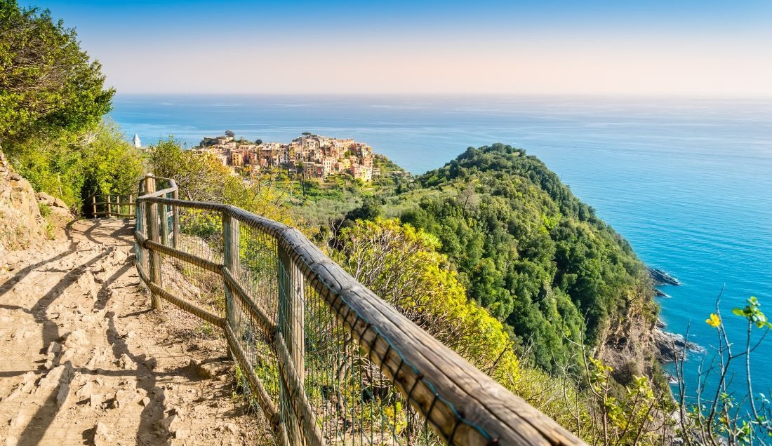 Explore the stunning Corniglia trail