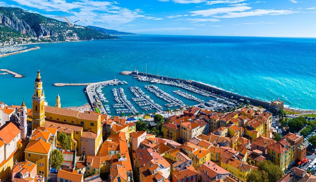 Hike from Menton to Monaco whilst taking in spectacular views.