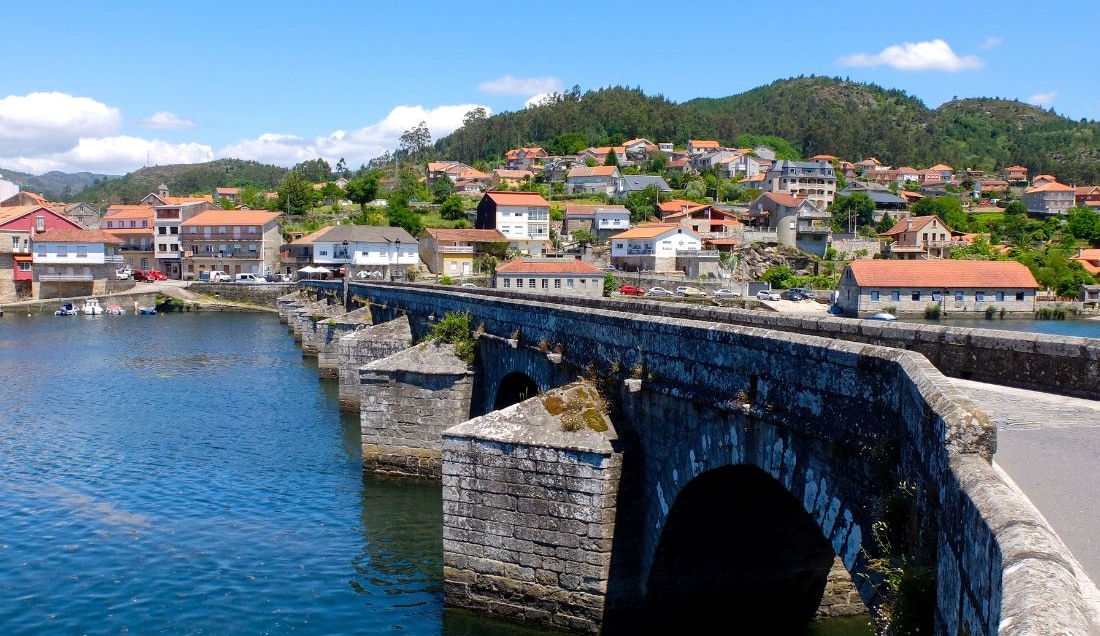Cross the historic bridge into Pontevedra.