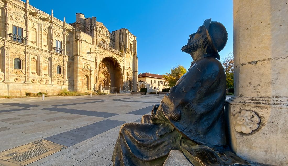 Discover León Cathedral on the Camino.