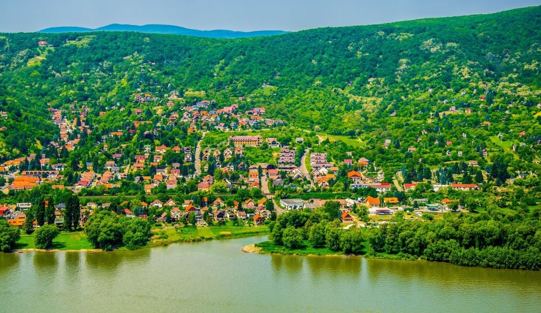 Discover the riverside village of Nagymaros.